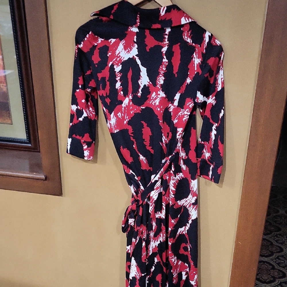 Diane Von Furstenberg Red and Black Print Dress - Picture 3 of 3